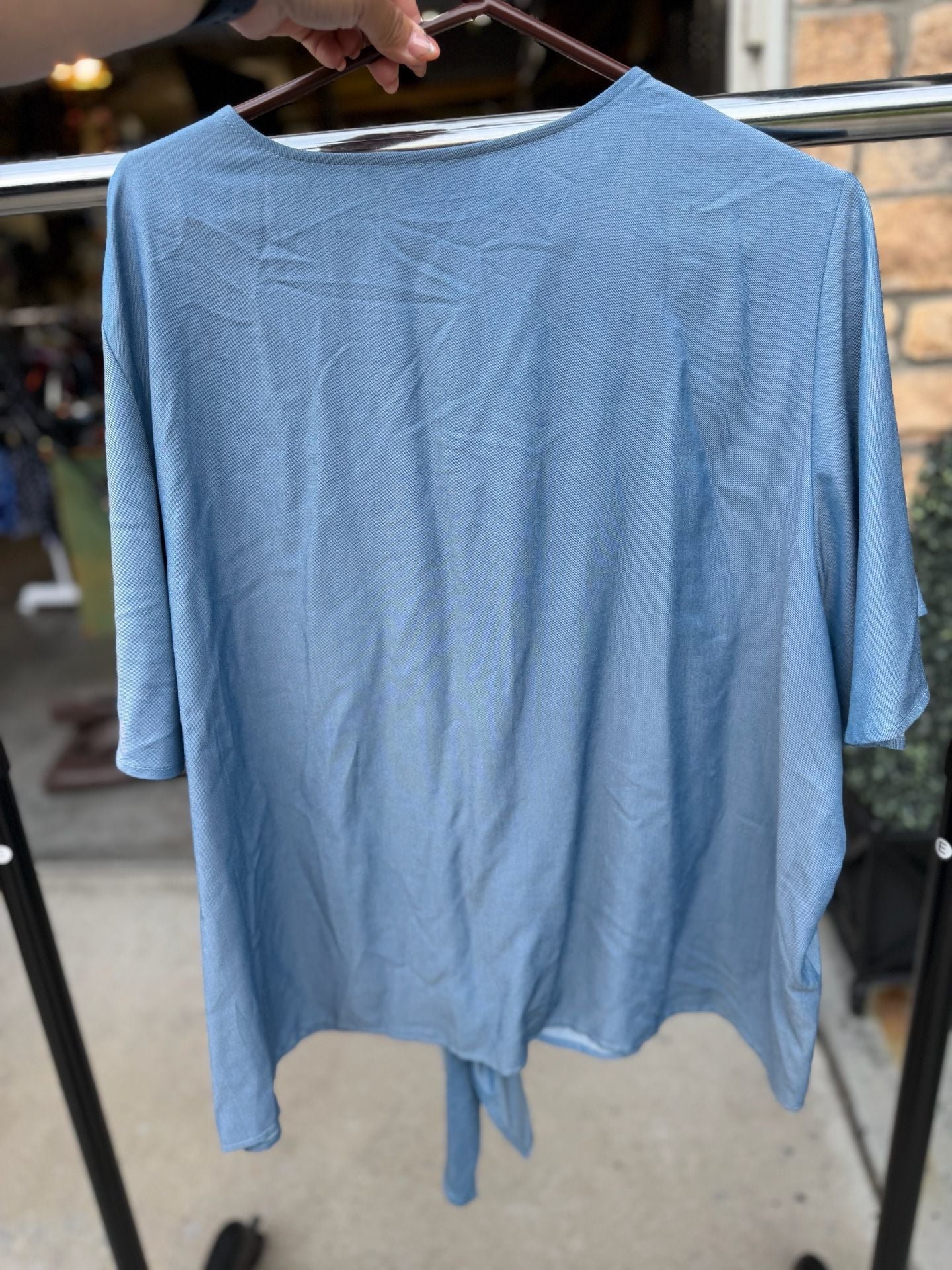Nina Leonard V-Neck Short Sleeve Button-Down Tie Front Top Blue Size 3X 4