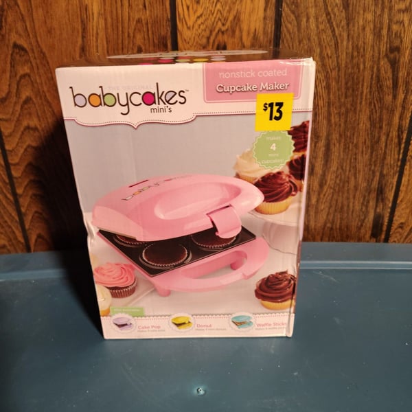Babycakes Nonstick Coated Pink Mini Cupcake Maker