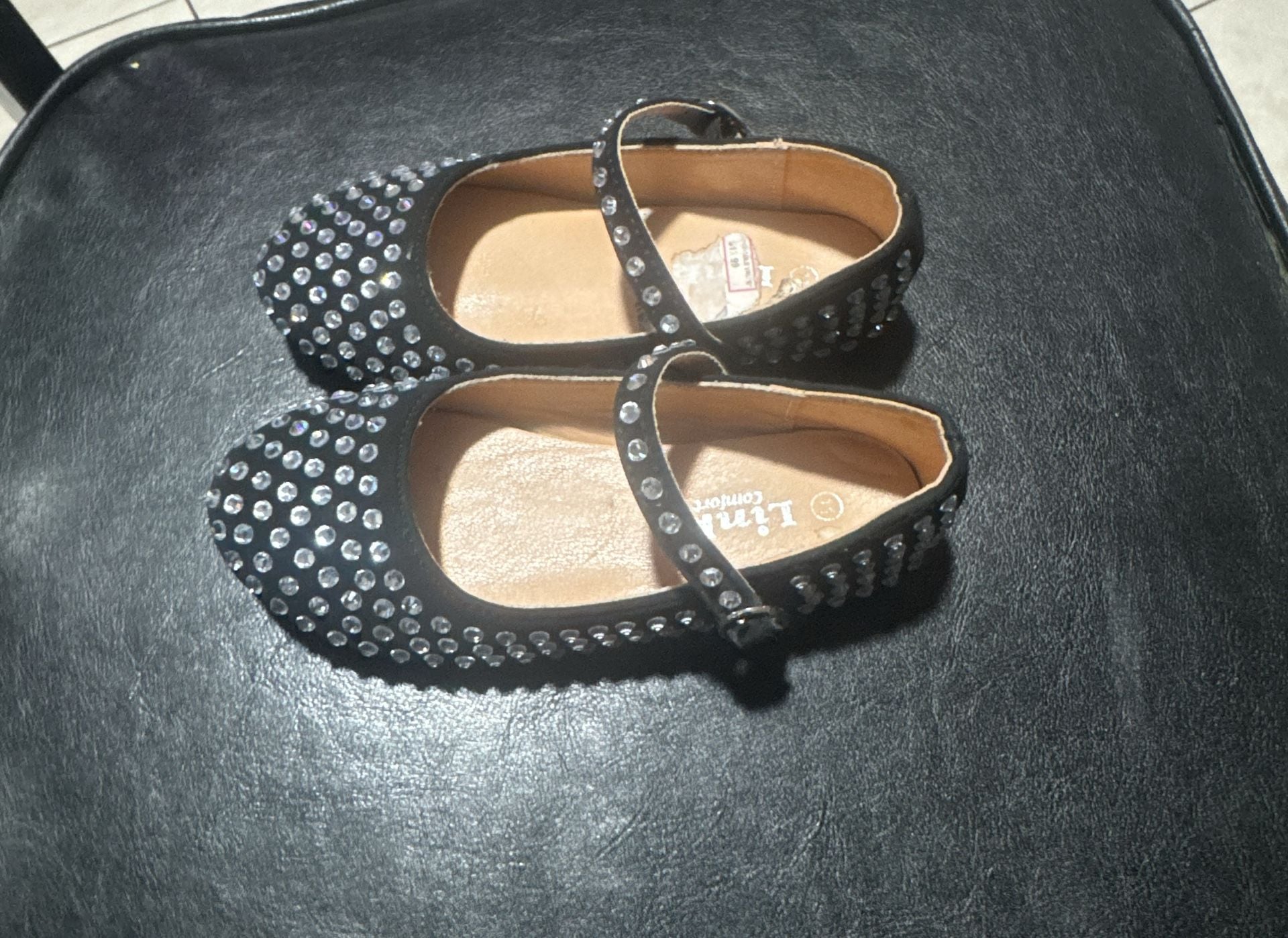 Mariana-Girls Flats Black shoes size 11 4