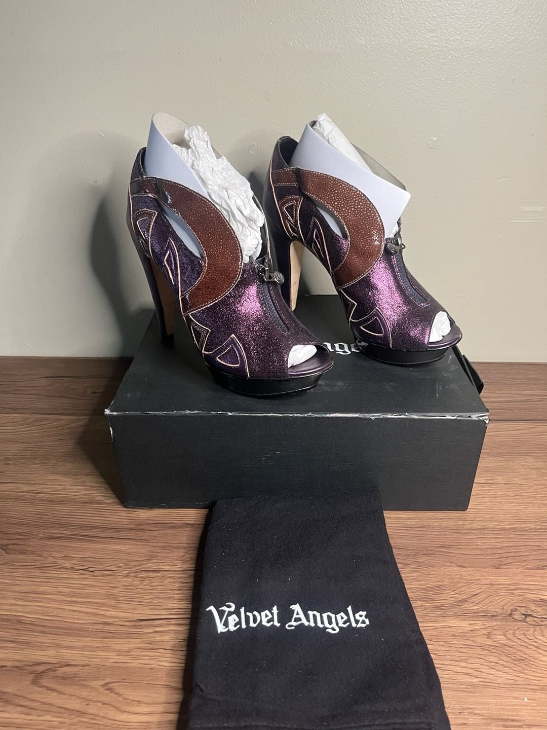 Velvet Angels Falcon Purple Glitter Leather Cutout Peep Toe Zip Heels Size 38 5