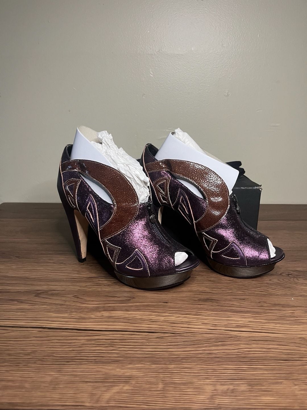 Velvet Angels Falcon Purple Glitter Leather Cutout Peep Toe Zip Heels Size 38 6