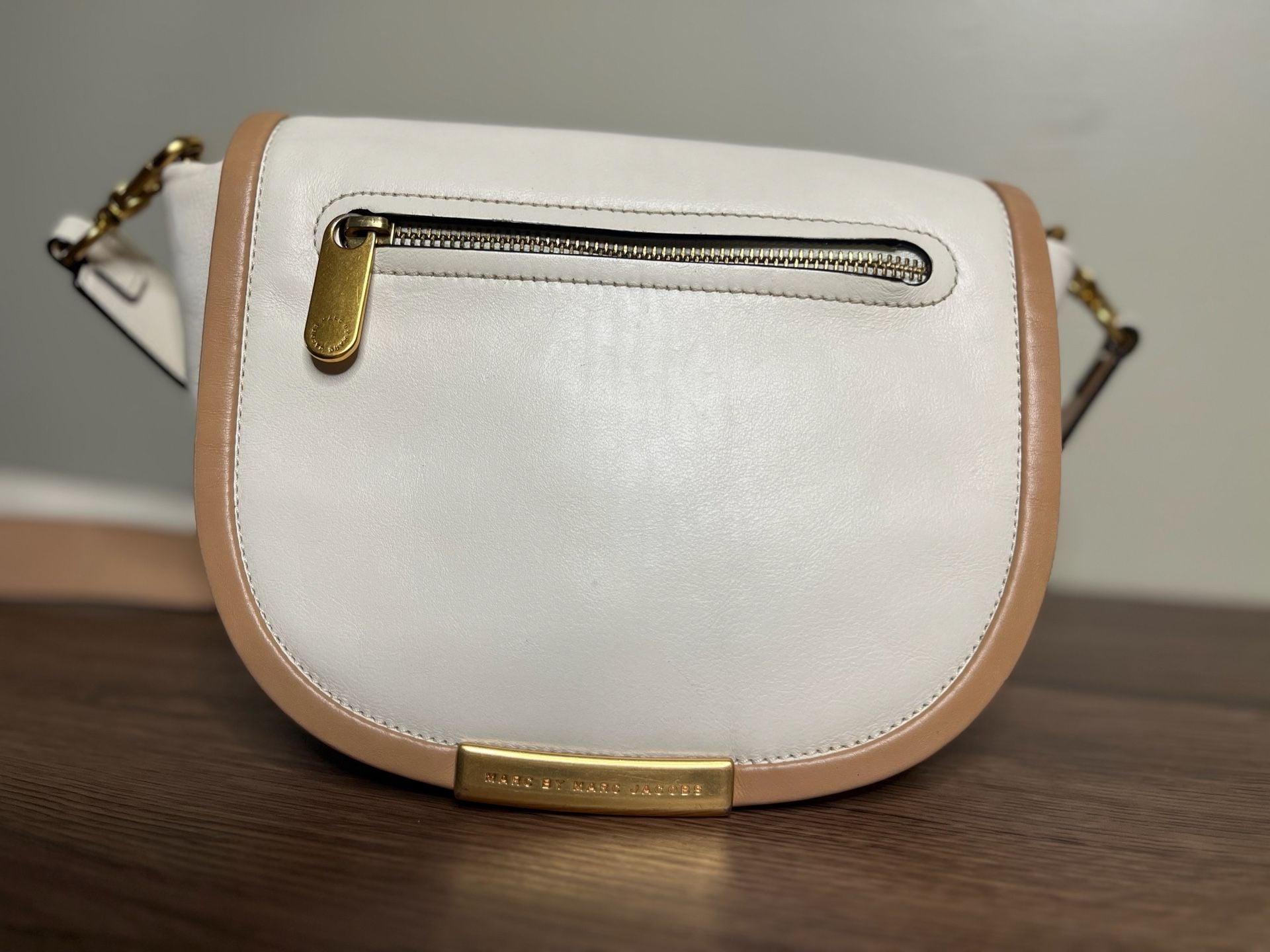 Marc by Marc Jacobs White and Tan Leather Crossbody Bag M0004365 3