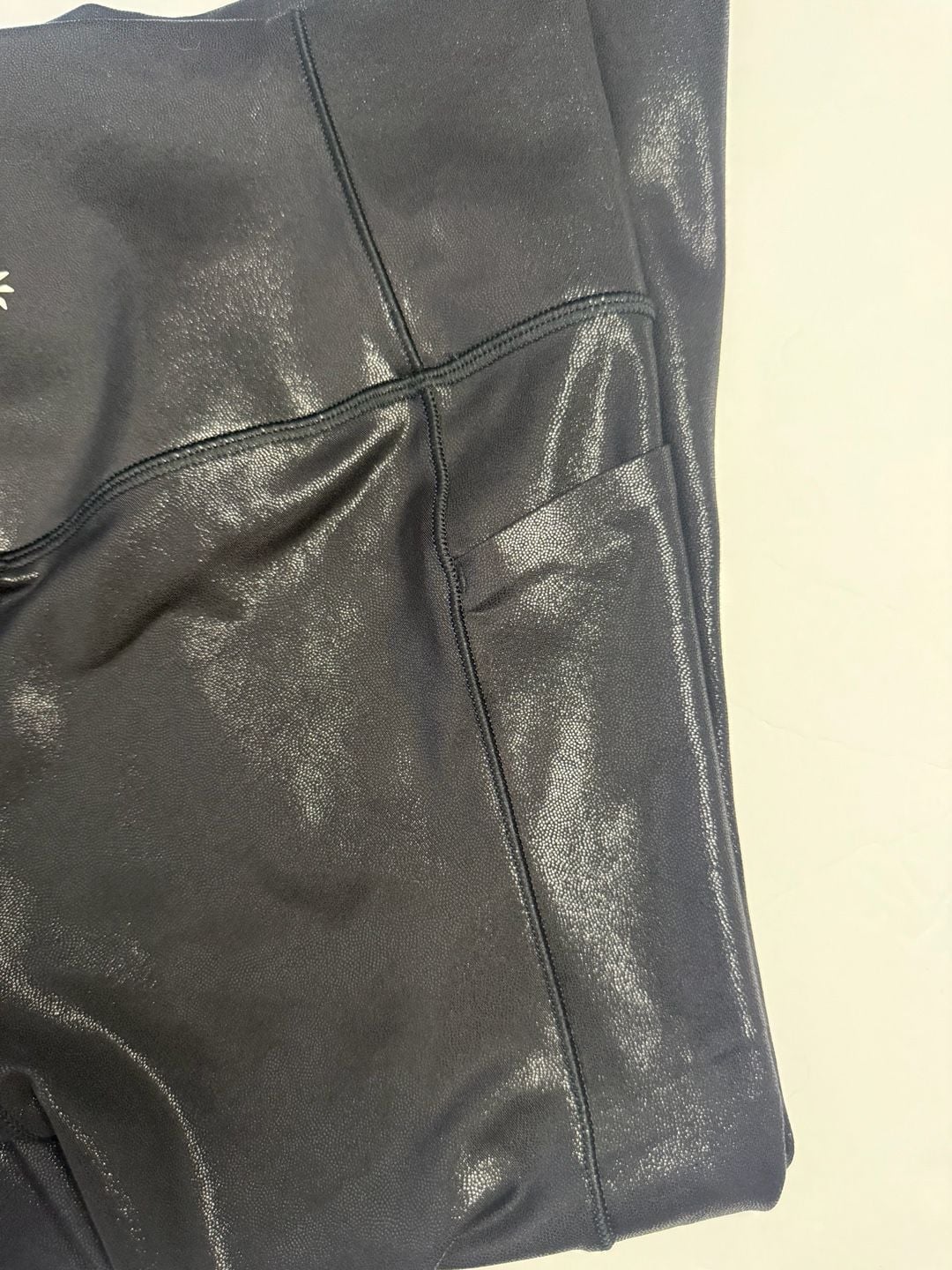 Athleta Salutation Stash Shine Tight Leggings Size S Black 4