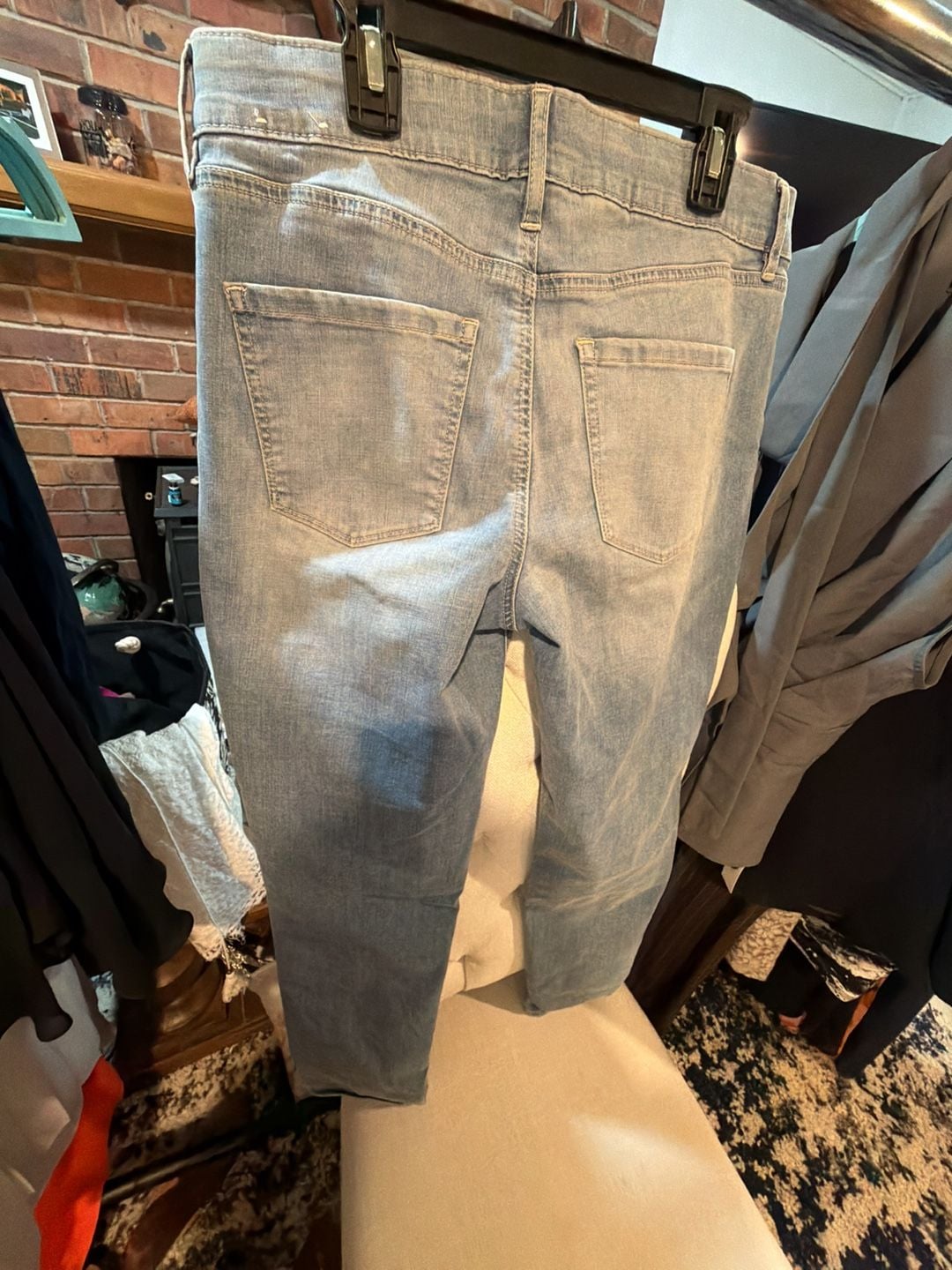WHBM Light Wash Cropped Denim Jeans Size 8 6
