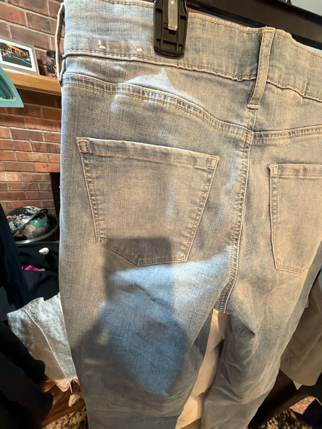 WHBM Light Wash Cropped Denim Jeans Size 8 7