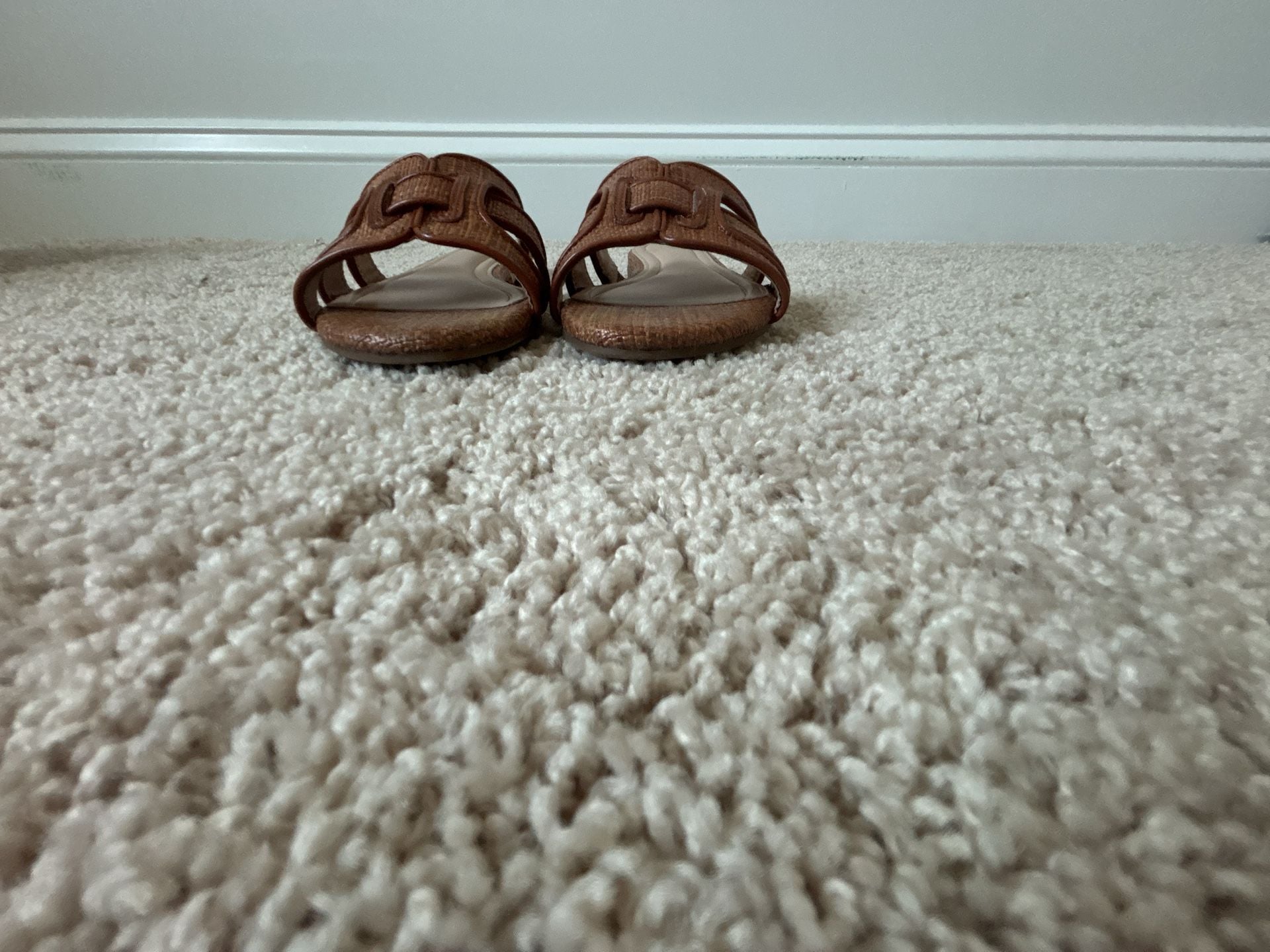 Crown & Ivy Brown Woven Slide Sandals 7