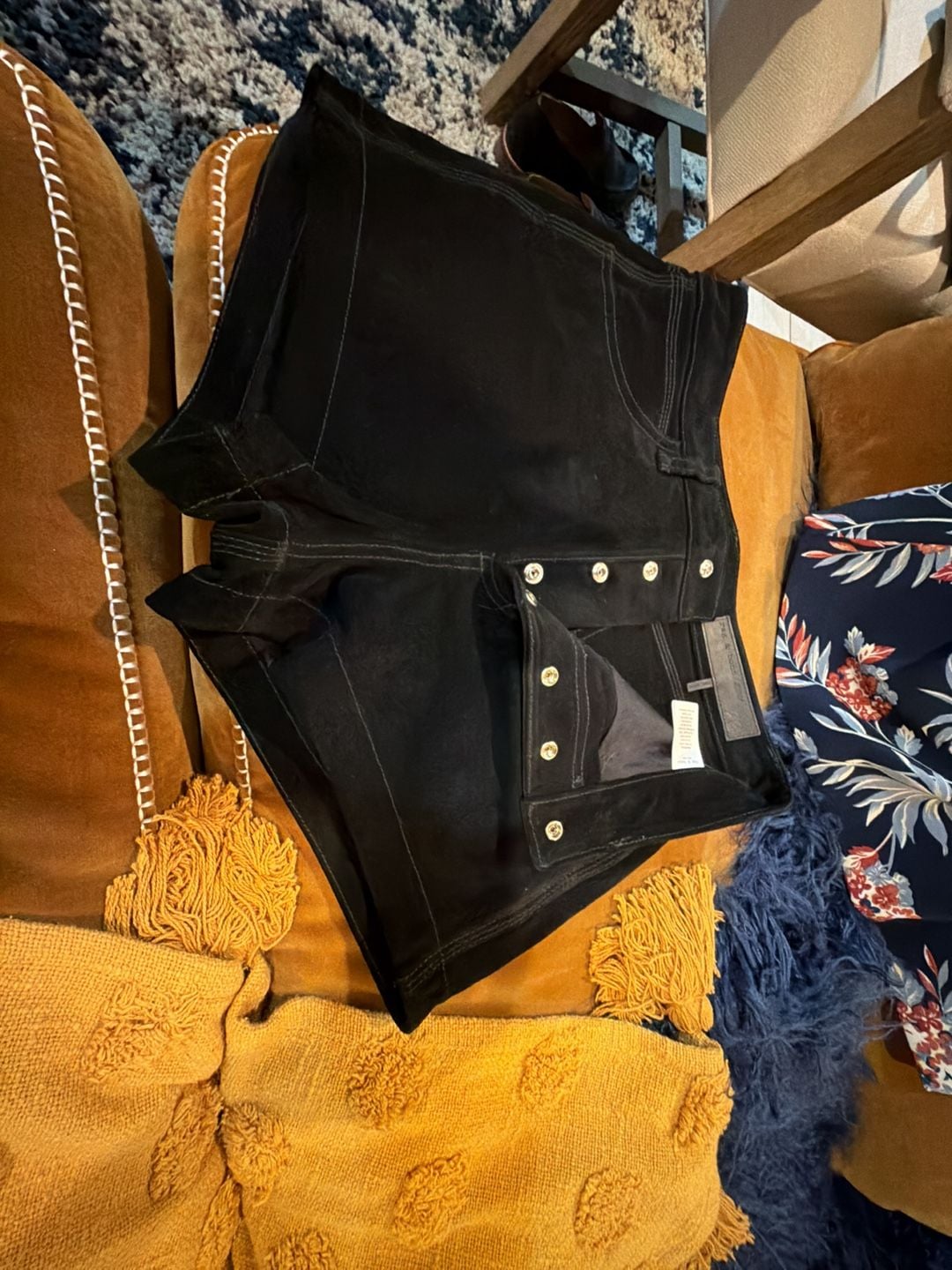 Rag & Bone Black Suede Shorts Size 26 4