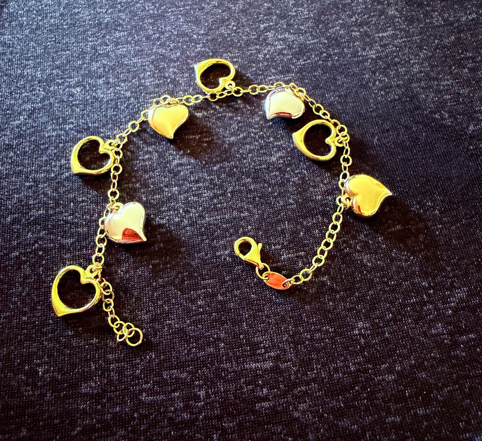 18K Tri-Color Gold Heart Charm Bracelet Solid/ Open Hearts Brand New 750 Stamped 2