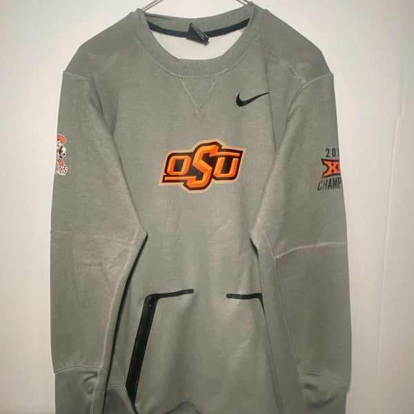 Nike Oklahoma State University Cowboys 2017 XII Champions Crewneck Gray Small