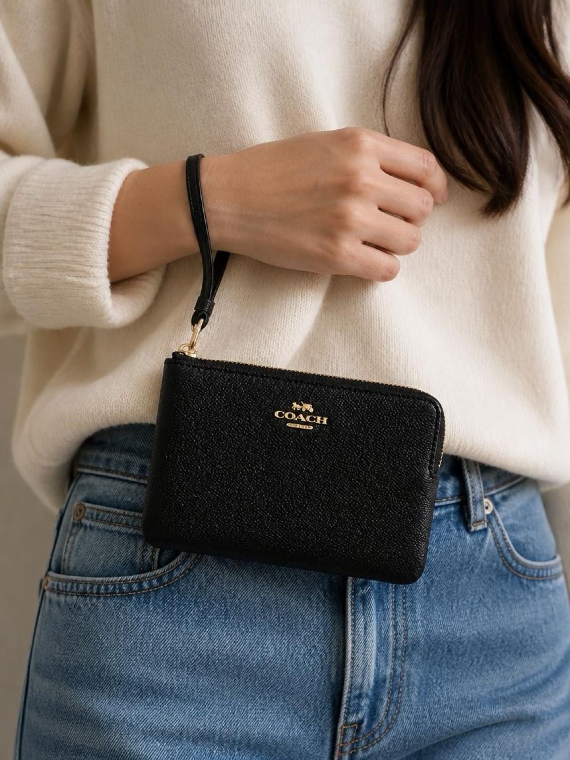 Coach Corner Zip Wristlet In Crossgrain Leather Black F58032 6