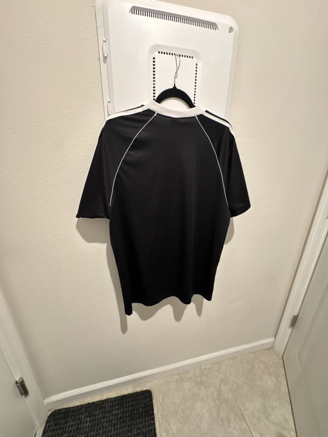 Vintage Adidas Black & White Center Logo Soccer Jersey T-Shirt Size L 6