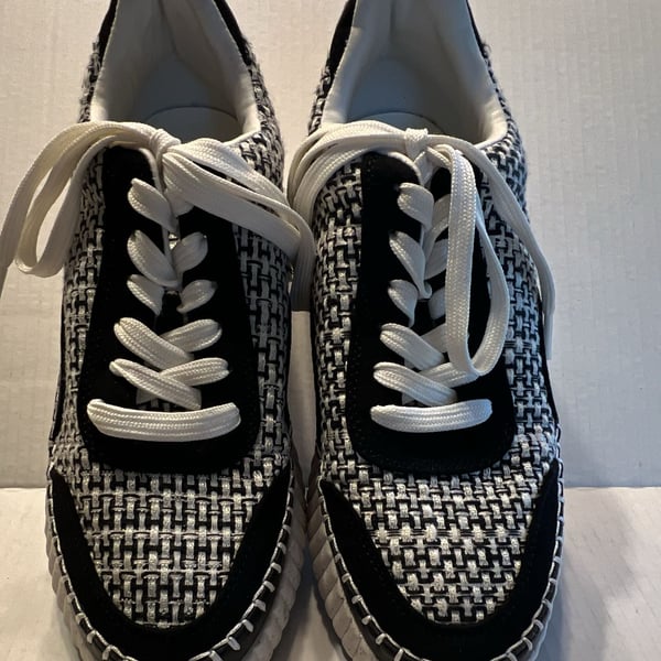 Universal Thread Wedge Sneakers Tennis Shoes Ladies Platform Casual Sneaker