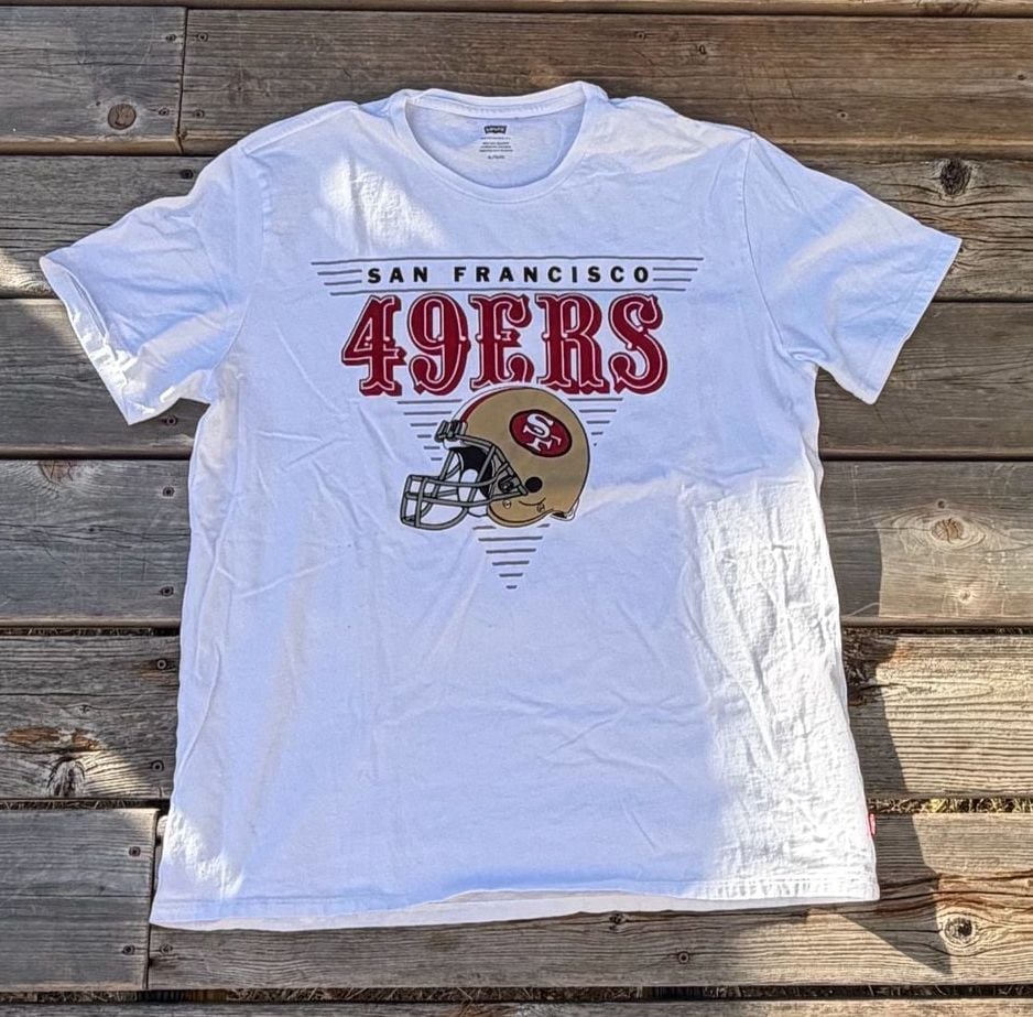 San Francisco 49ers Levi's White Graphic T-Shirt XL Retro Helmet Logo 2
