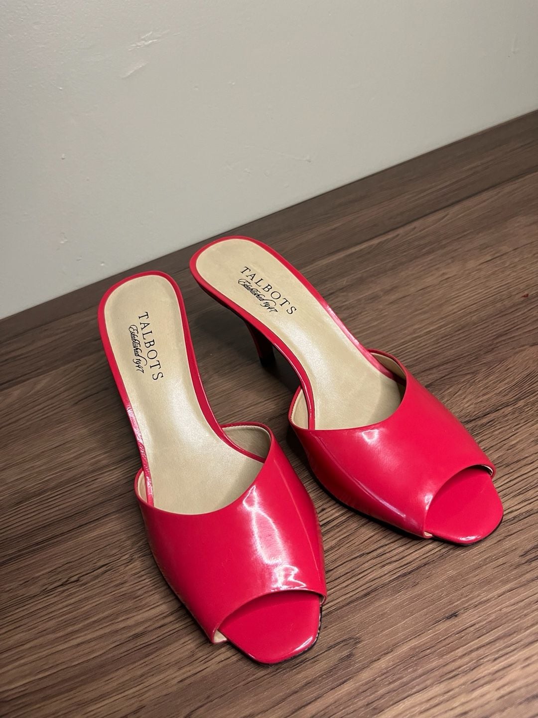 Talbots Red Patent Leather Open Toe Kitten Heel Mules Slides Size 7.5 B 3