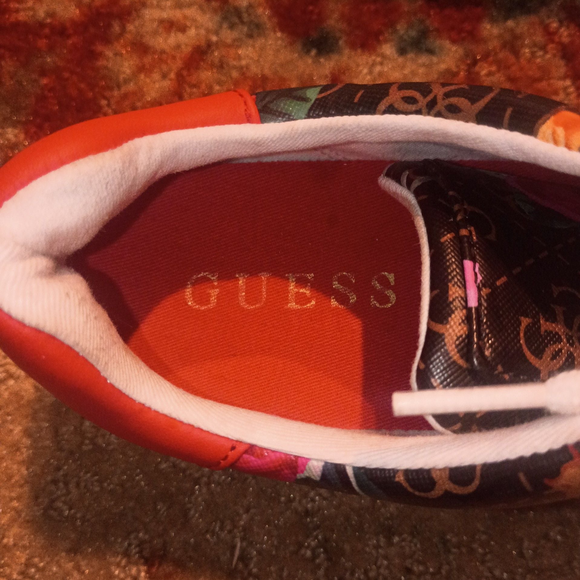Guess Rollin2 Casual Sneakers with Black Logo and Floral Print 5