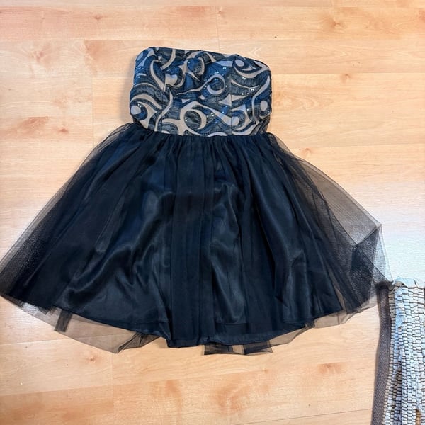 Jump Apparel by Wendye Chaitin Black and Nude Sequin Tulle Strapless Cocktail/Homecoming Dress Size 7/8