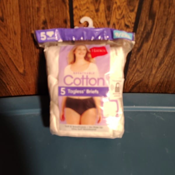 Hanes Breathable Cotton Tagless Briefs Size 9/2XL White 5-Pack