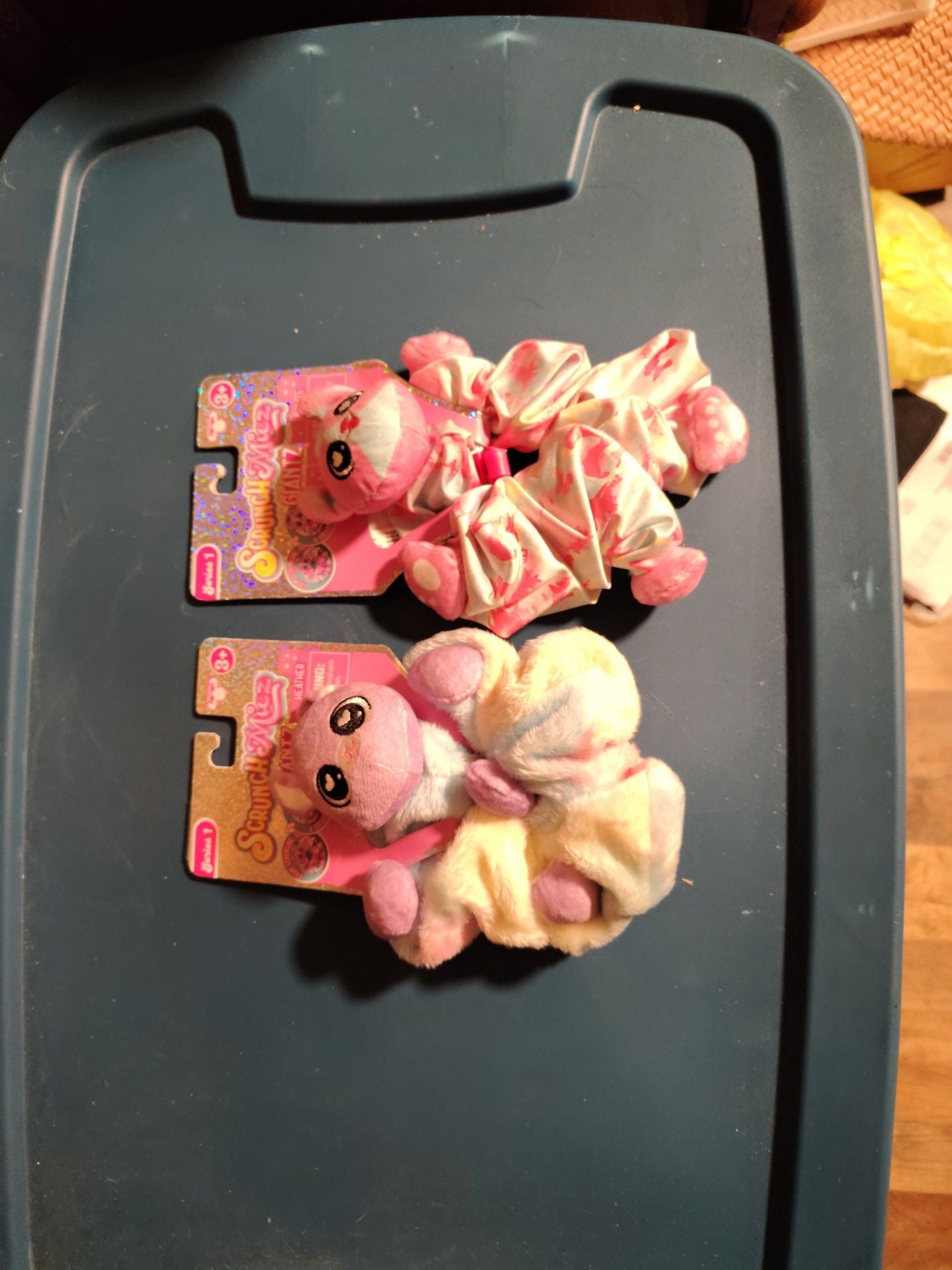 ScrunchMiez Giantz Series 1 Plush Hair Scrunchie Lot of 2 1