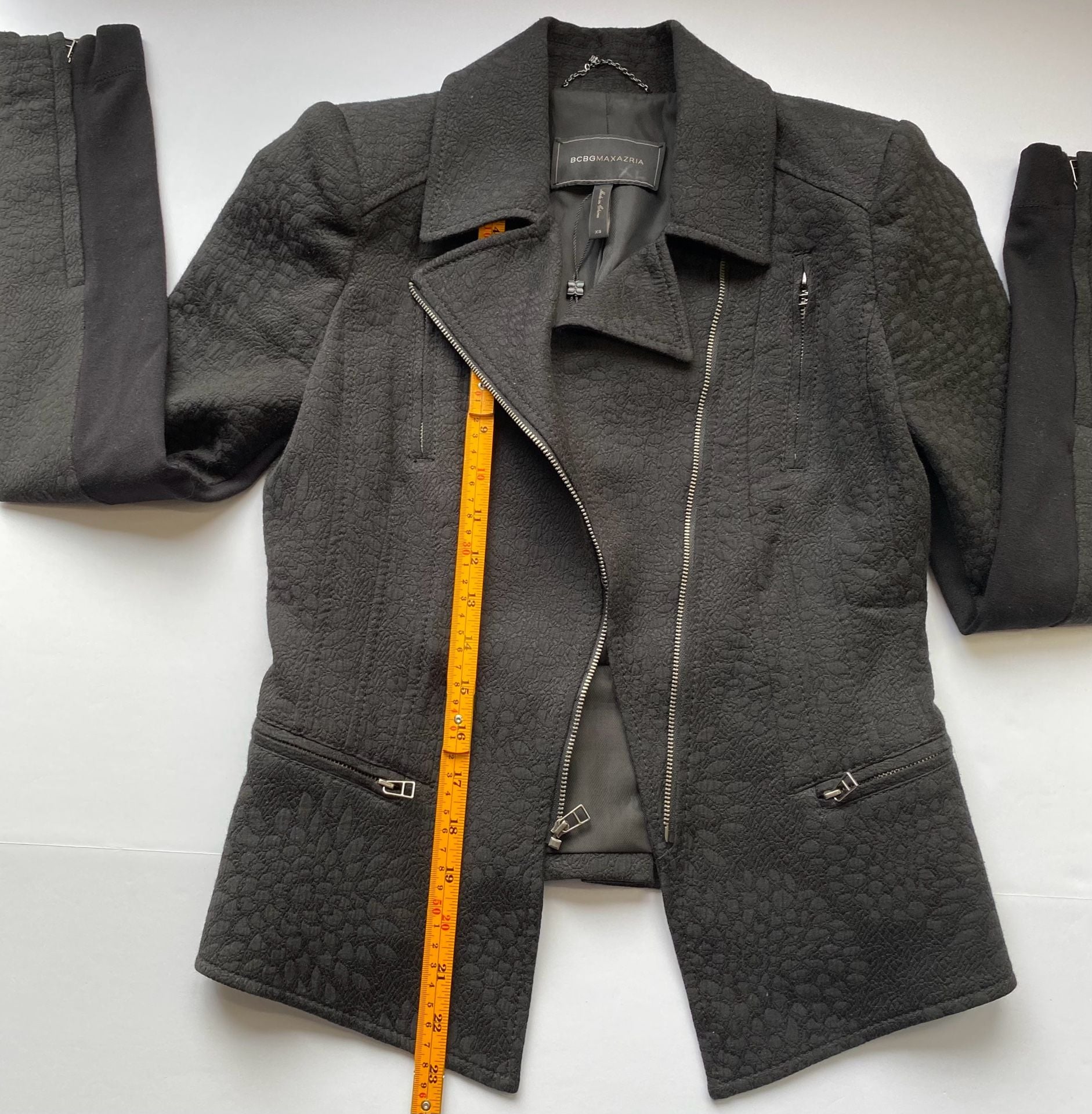 BCBGMAXAZRIA Moto Jacket Size XS Black Textured Zip Up Peplum 10