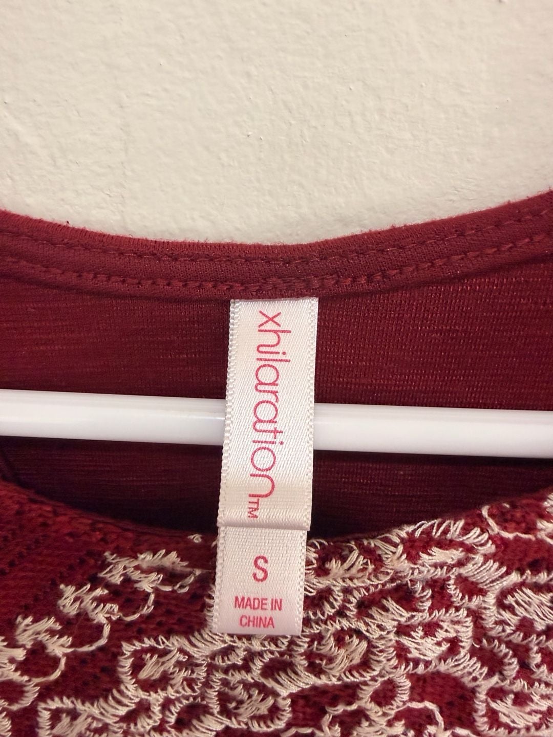 Xhilaration Dress Size S Burgundy White Chevron Sleeveless Cutout Back 4
