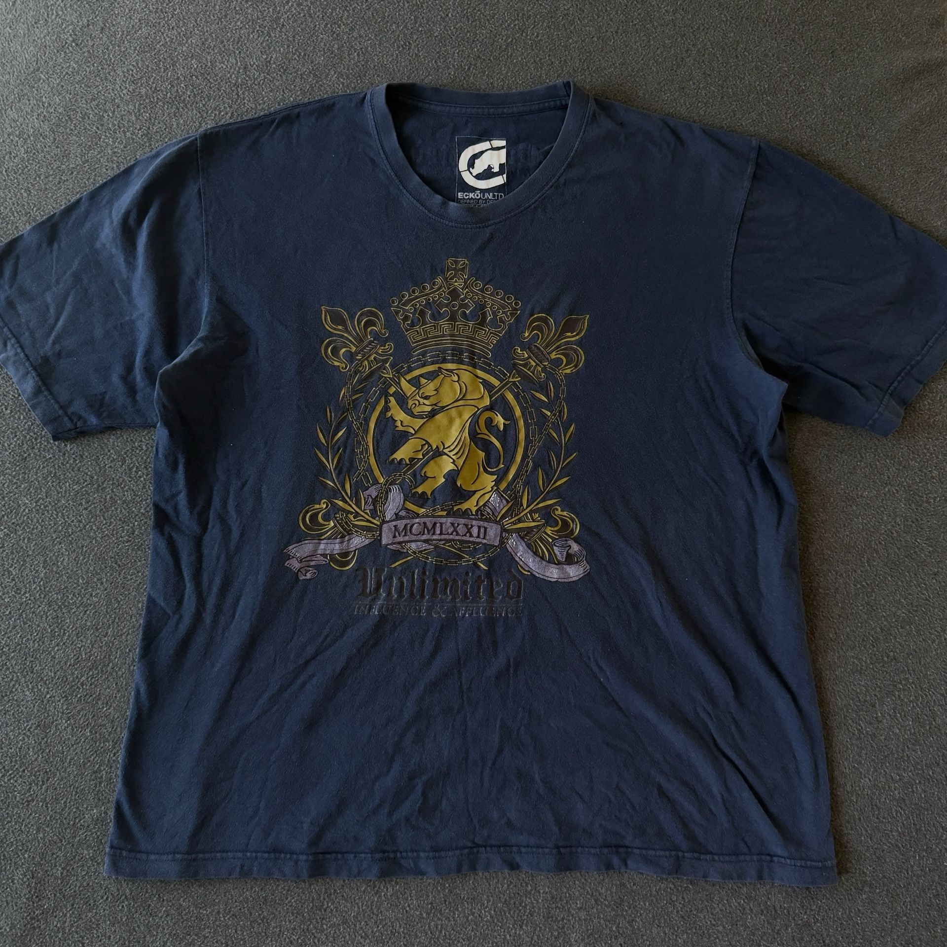 Vintage Ecko Unltd Crest Logo T-Shirt Navy Blue 2