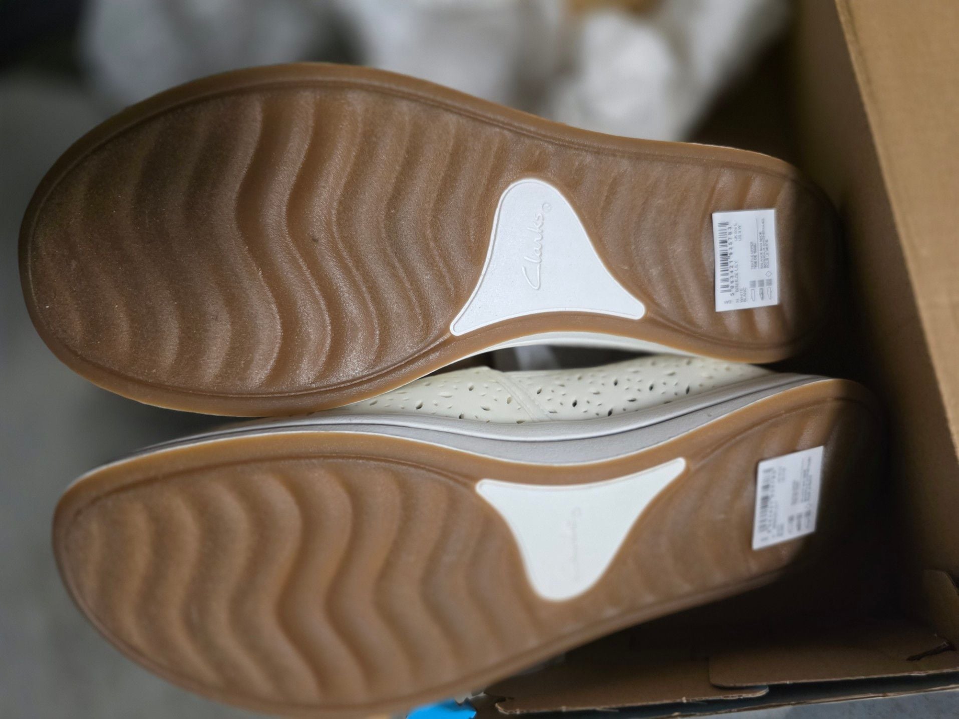 Clarks Cloudsteppers Breeze Lily Size 9.5W White Slip-On Shoes 3