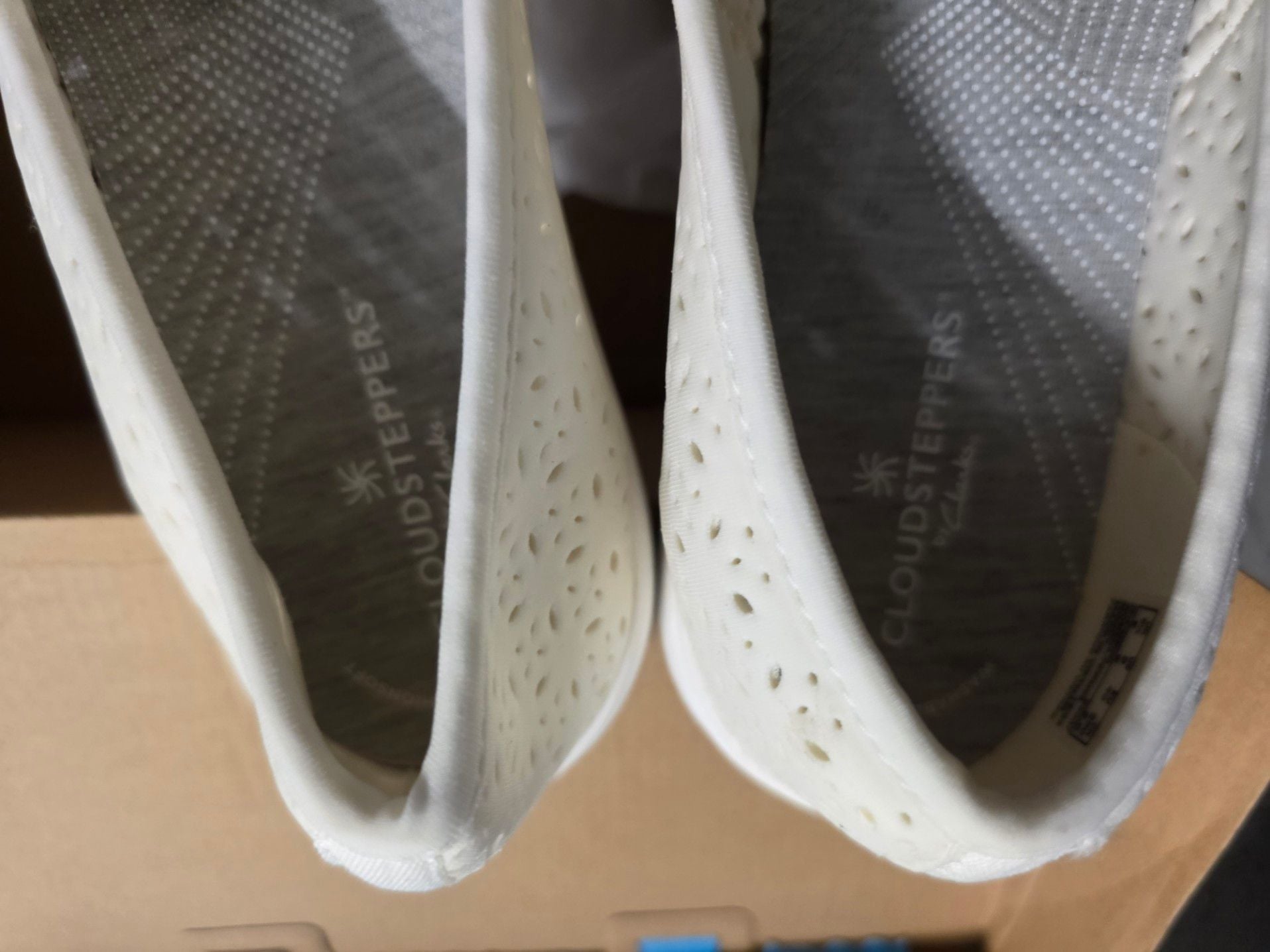Clarks Cloudsteppers Breeze Lily Size 9.5W White Slip-On Shoes 6
