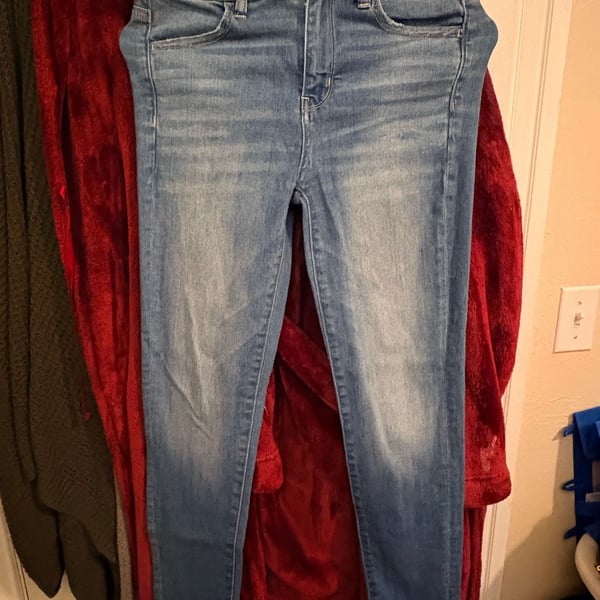 American Eagle Size 4 Next Level Stretch Skinny Jeans
