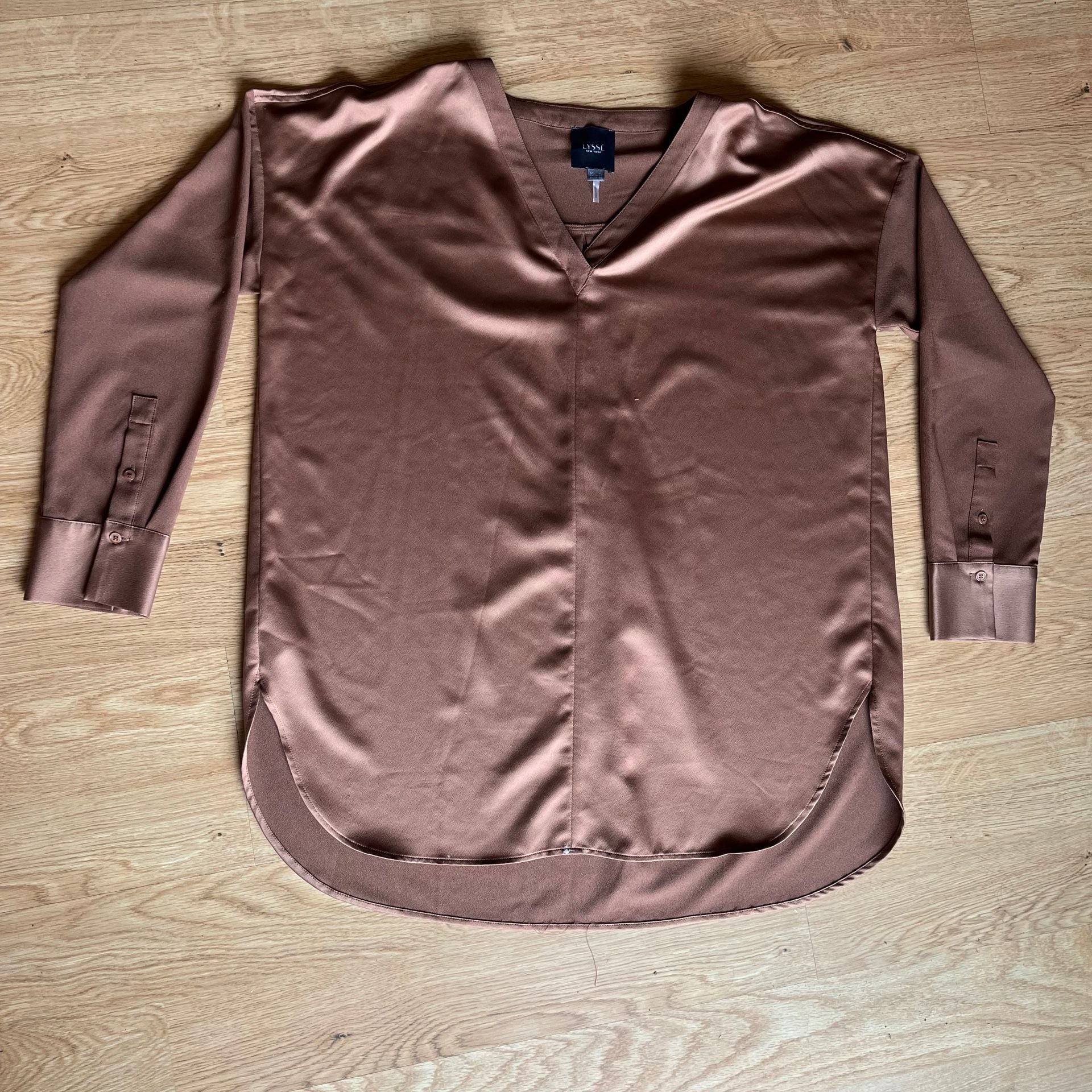 Lysse New York Satin V-Neck Long Sleeve Blouse Size XL Brown 2