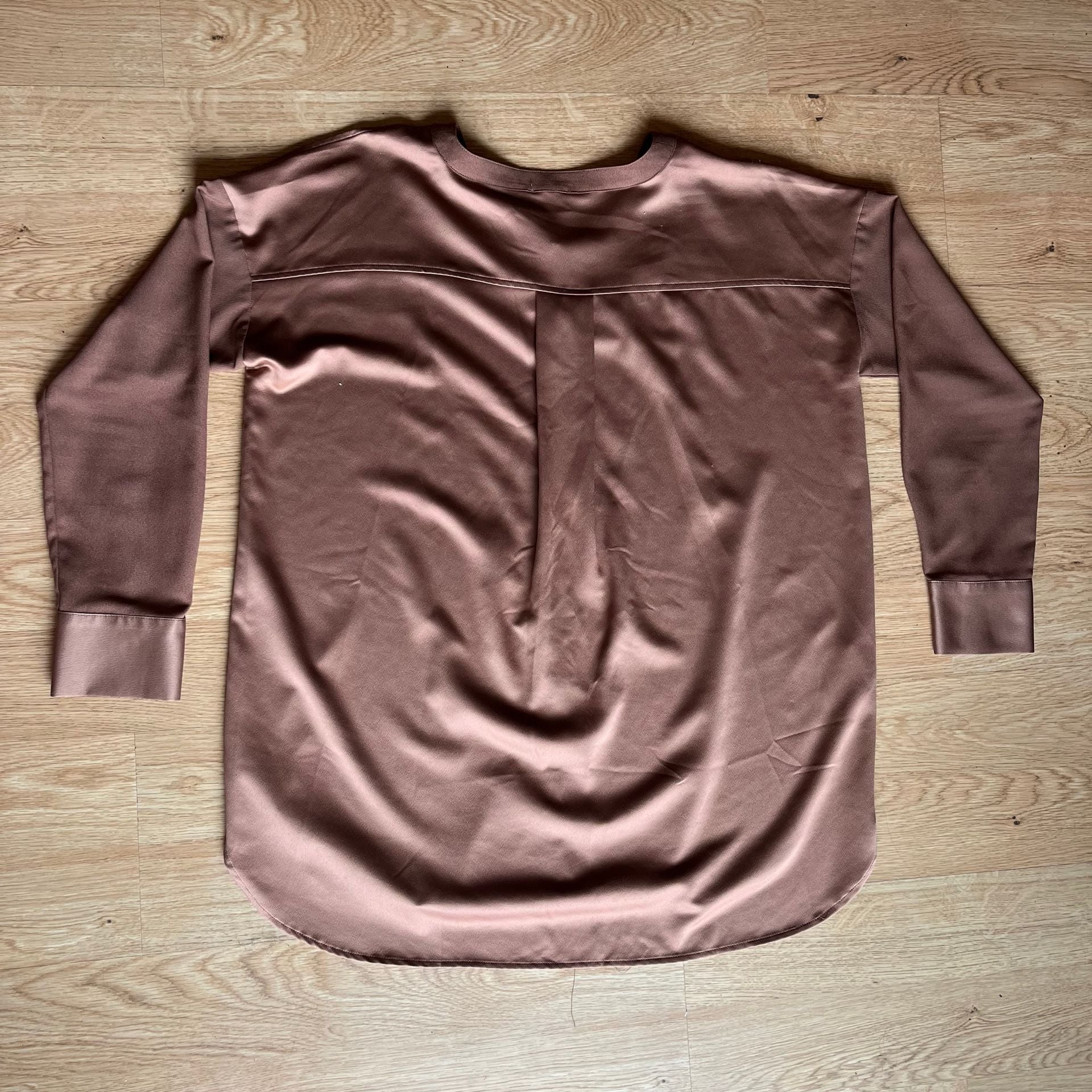 Lysse New York Satin V-Neck Long Sleeve Blouse Size XL Brown 8