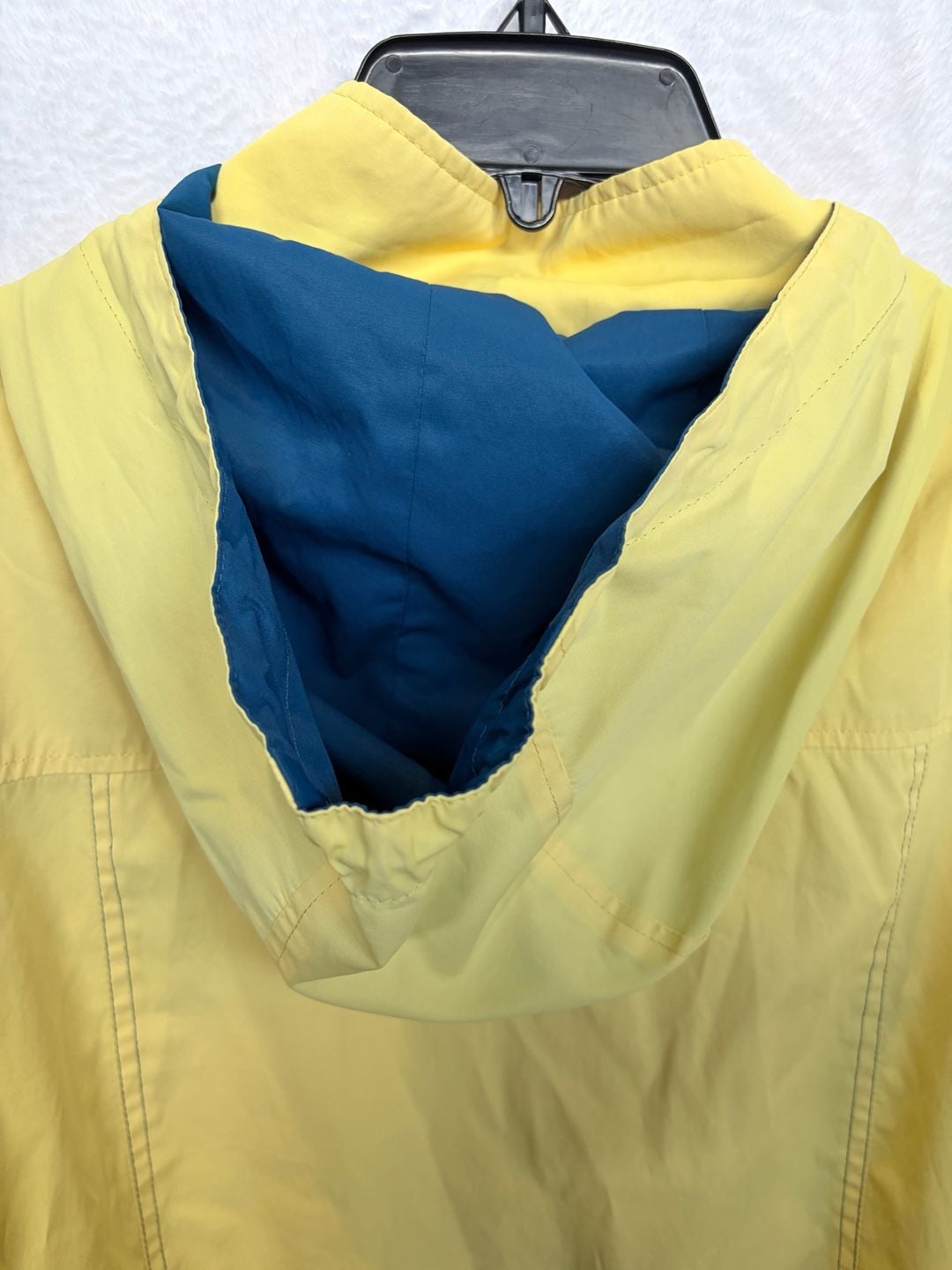 Vintage Yellow Windbreaker Jacket with Blue Trim 7