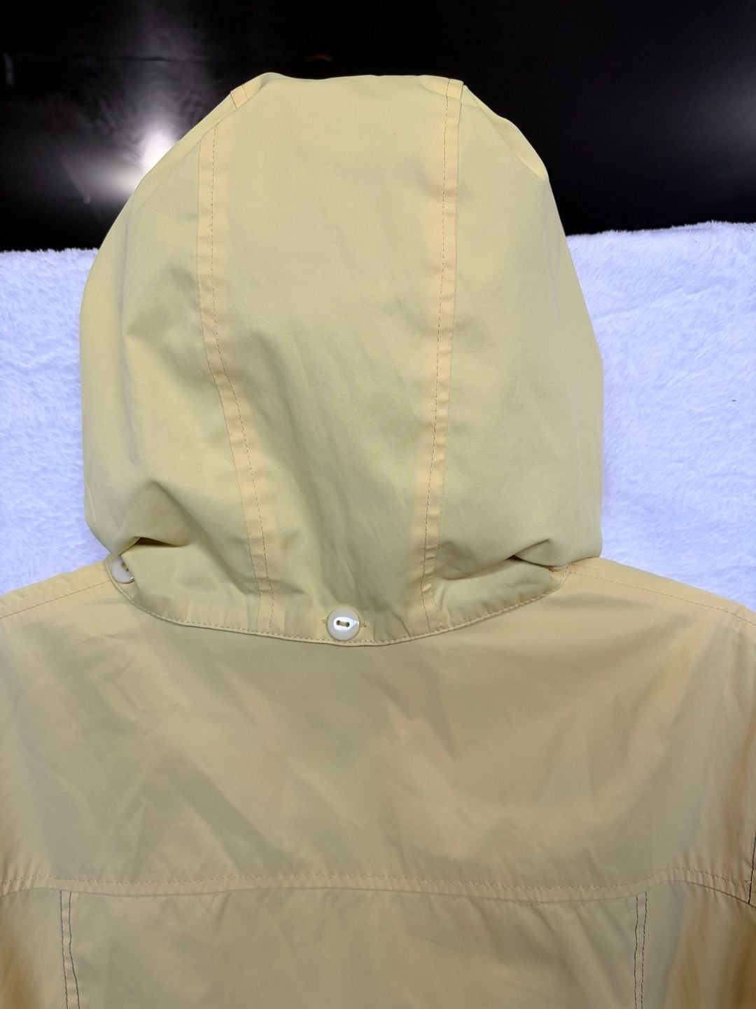 Vintage Yellow Windbreaker Jacket with Blue Trim 9