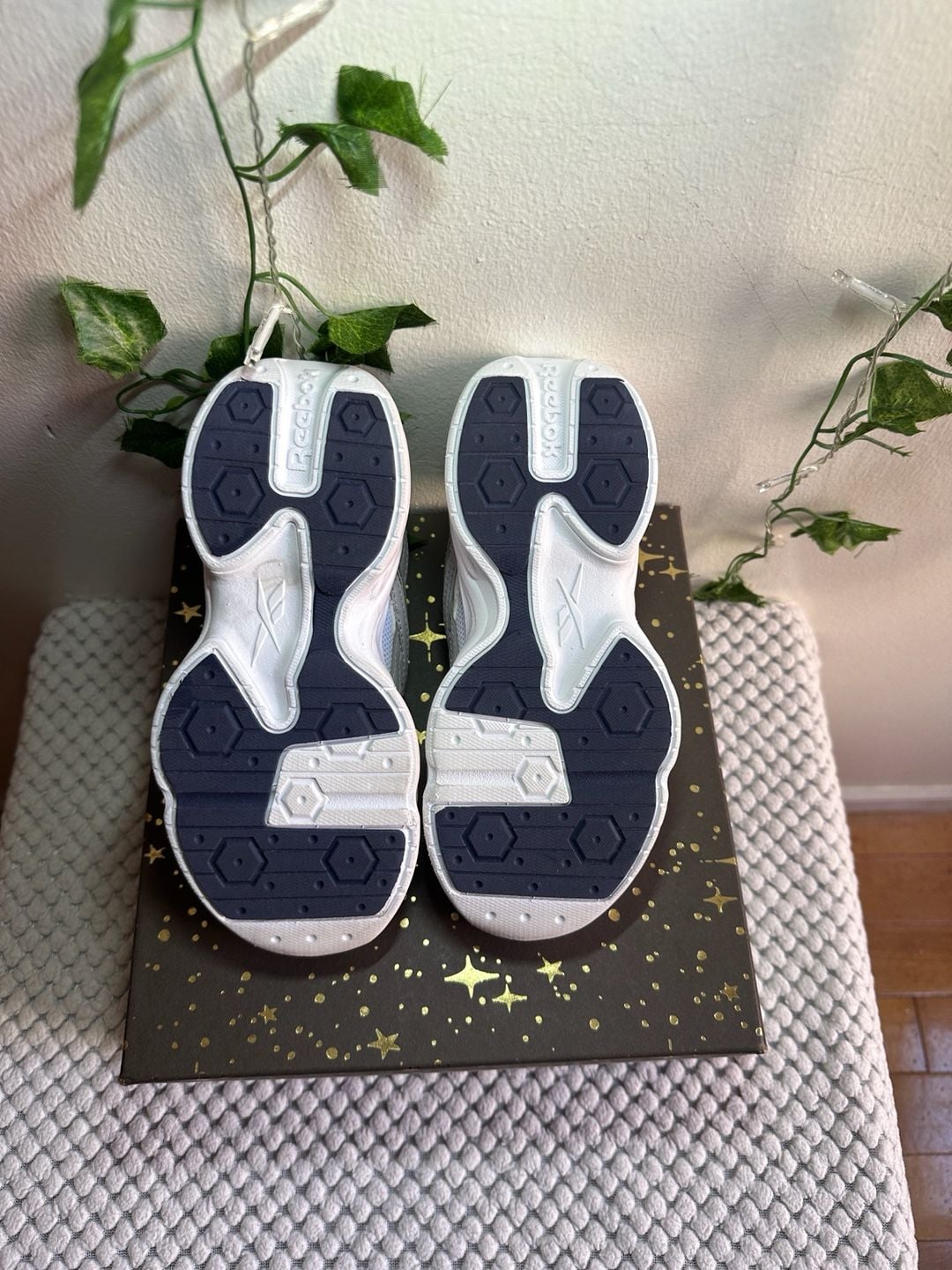 Reebok Charge Sneakers White Gray Navy 9