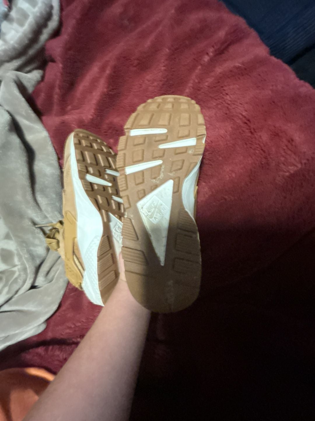 Nike Air Huarache Size 8.5 Wheat Flax Sneakers 7