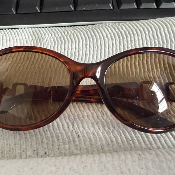 Liz Claiborne Tortoise Shell Sunglasses Brown Bifocal