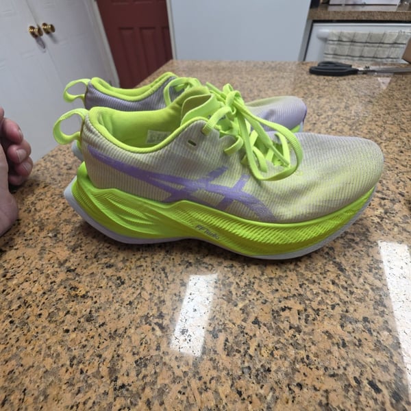 ASICS Superblast Size 4.5 Hazard Green Running Shoes