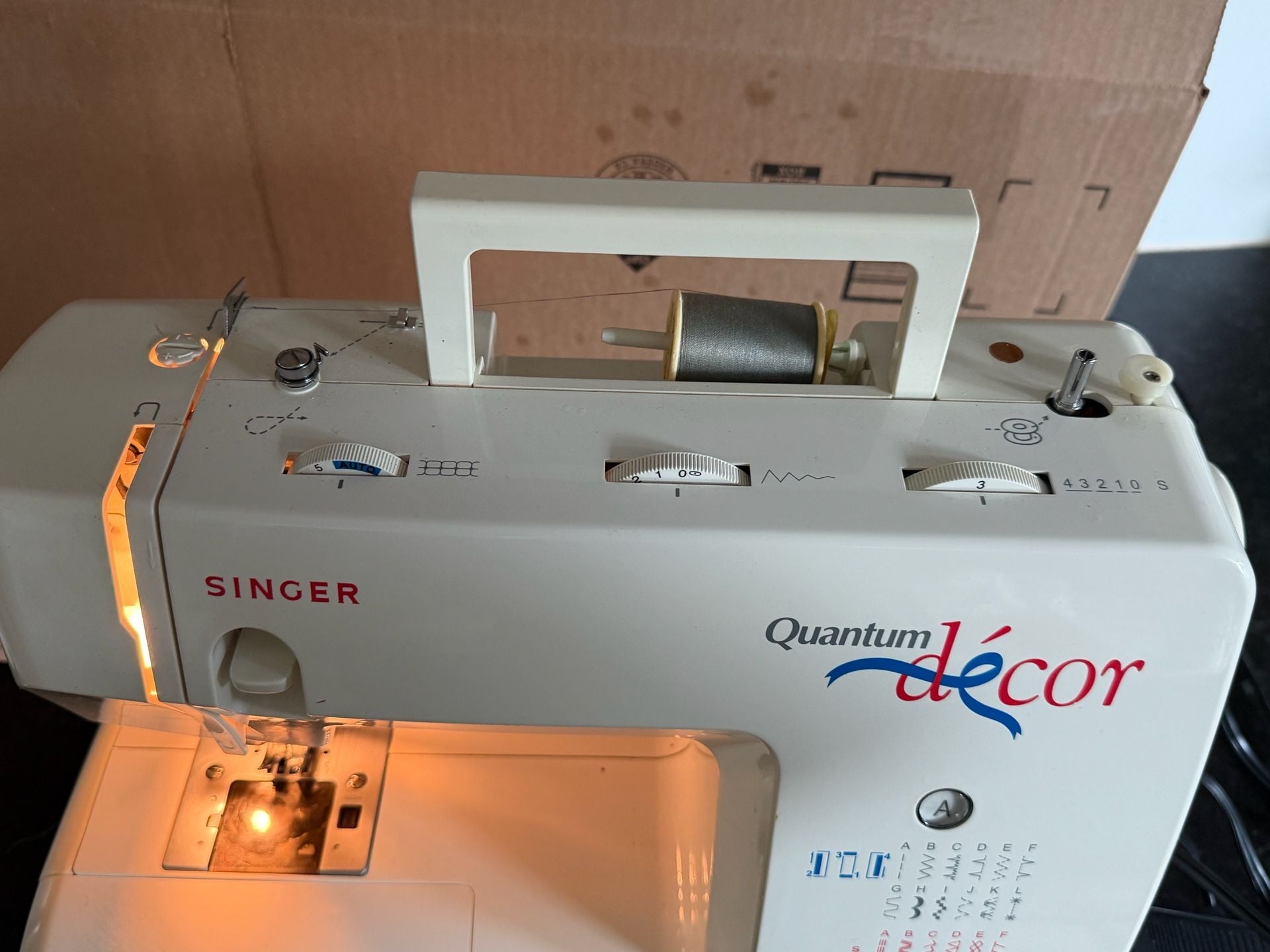 Singer Quantum Decor 7322 Sewing Machine Heavy Duty Mechanical TESTED W/ Pedal 3