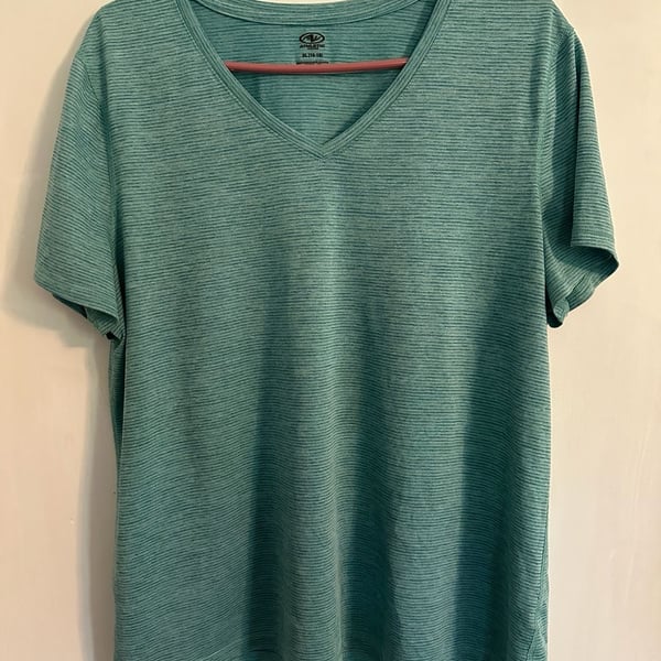 Athletic Works V-Neck T-Shirt Size XL (16-18) blue