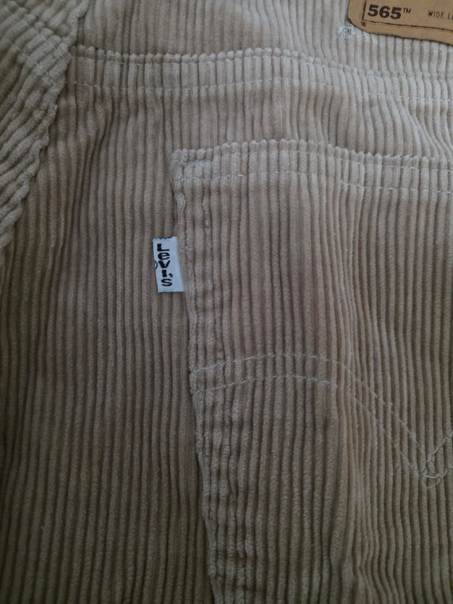 Levi's 565 Loose Fit Corduroy Pants Size 31x30 Beige Wide Leg 6