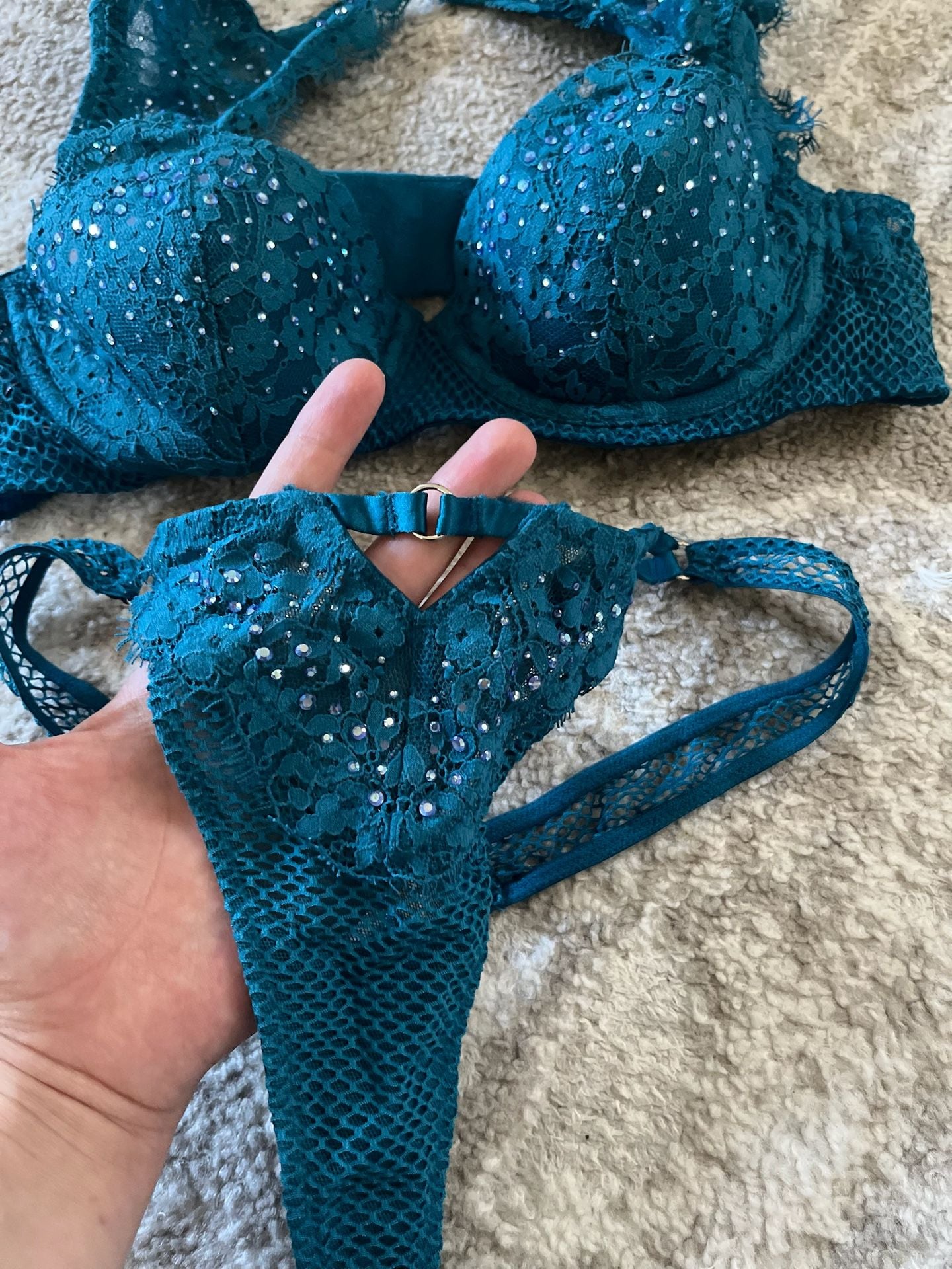 34B small Victoria's Secret Fashion bling bra set with panties 2