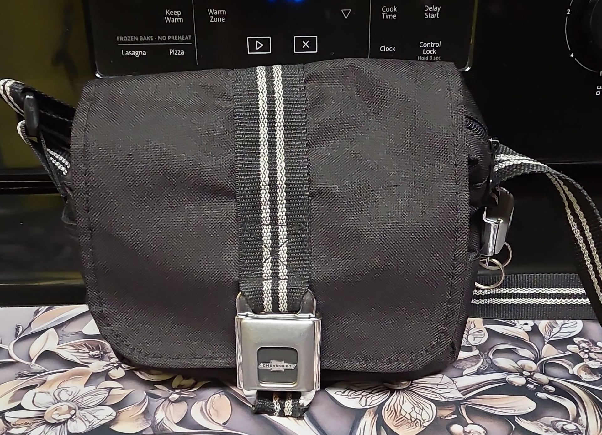 Buckle Down Chevrolet Seatbelt Crossbody Bag Black 2