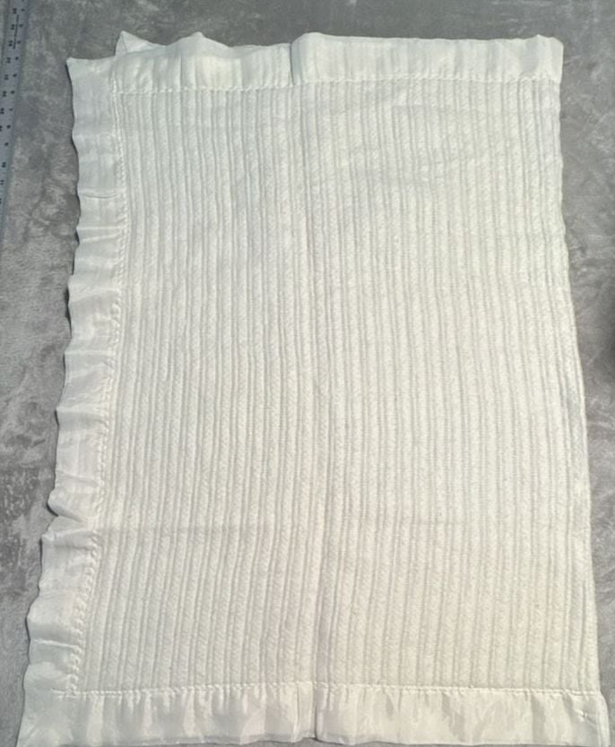 Beacon Manufacturing Company Vintage Baby Blanket White Satin Trim baby cottage core 1