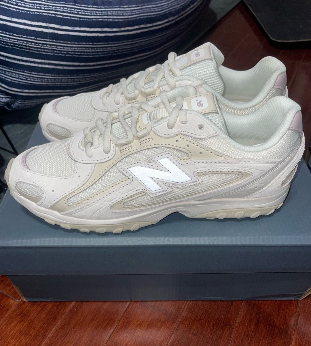 New Balance 204L Sea Salt Pink 2