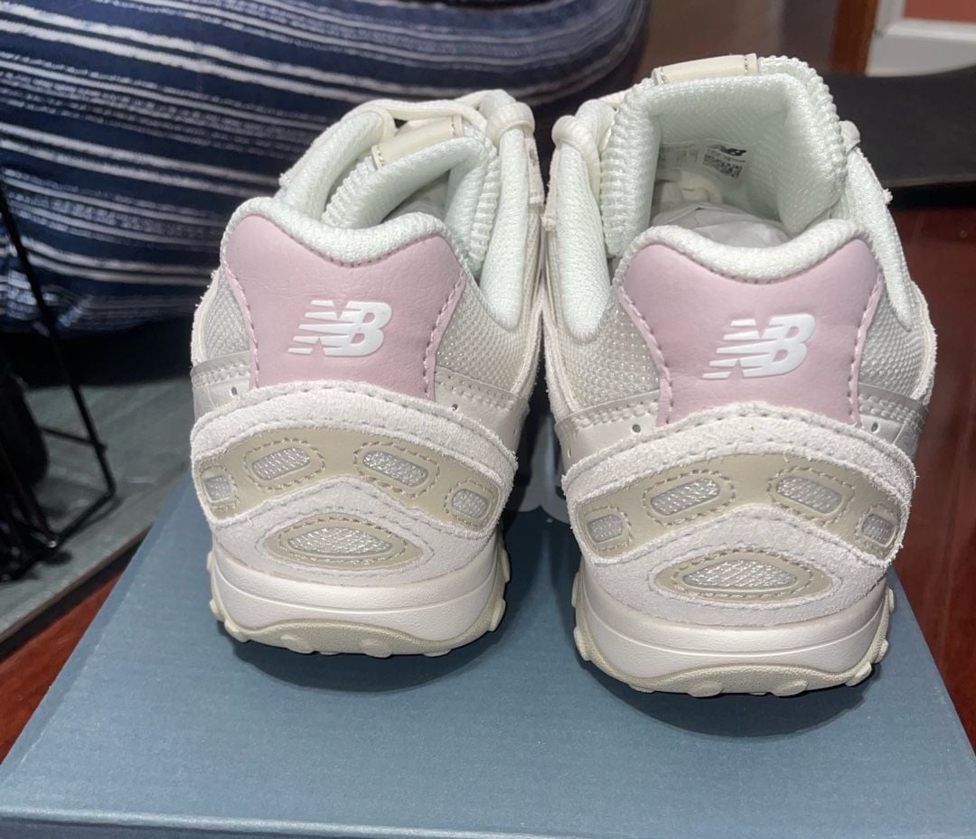 New Balance 204L Sea Salt Pink 4
