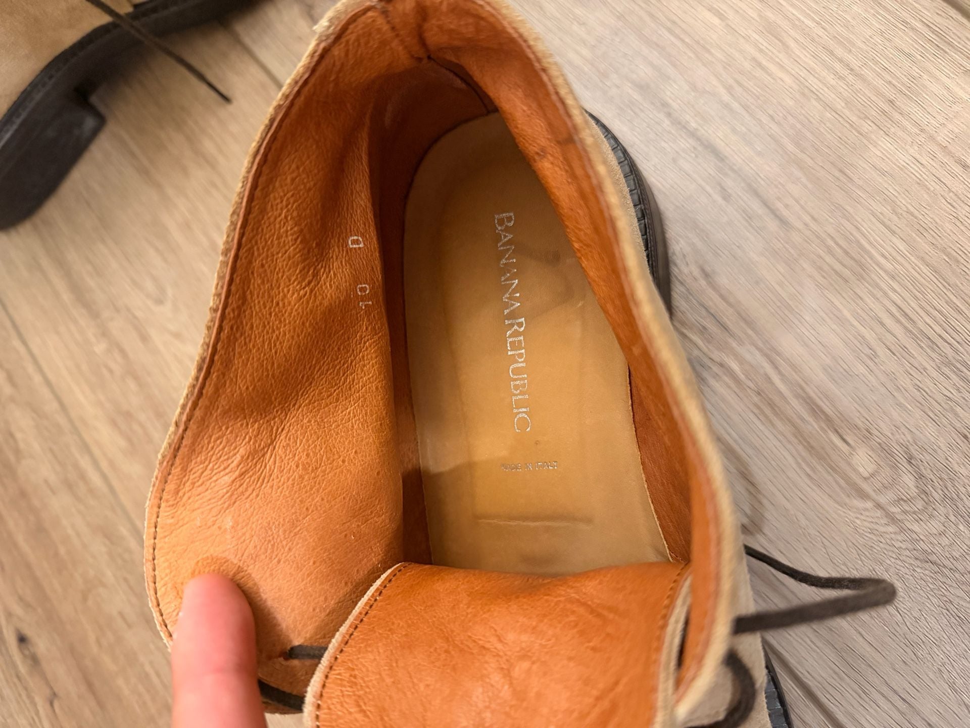 Banana Republic Suede Chukka Boots 6