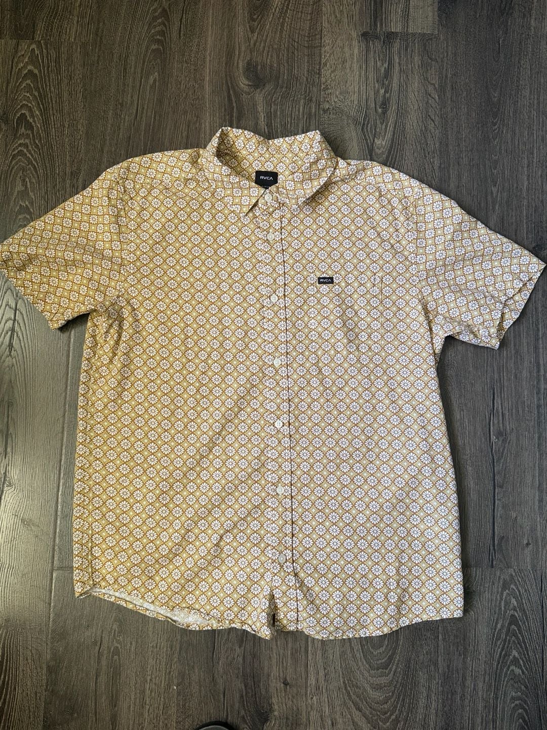 RVCA Men’s L Button Up Shirt Floral Geometric Pattern Short Sleeve 2