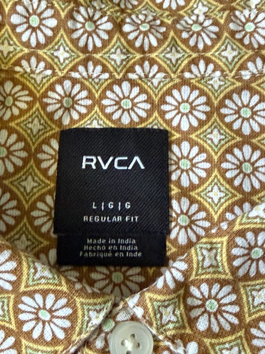 RVCA Men’s L Button Up Shirt Floral Geometric Pattern Short Sleeve 3