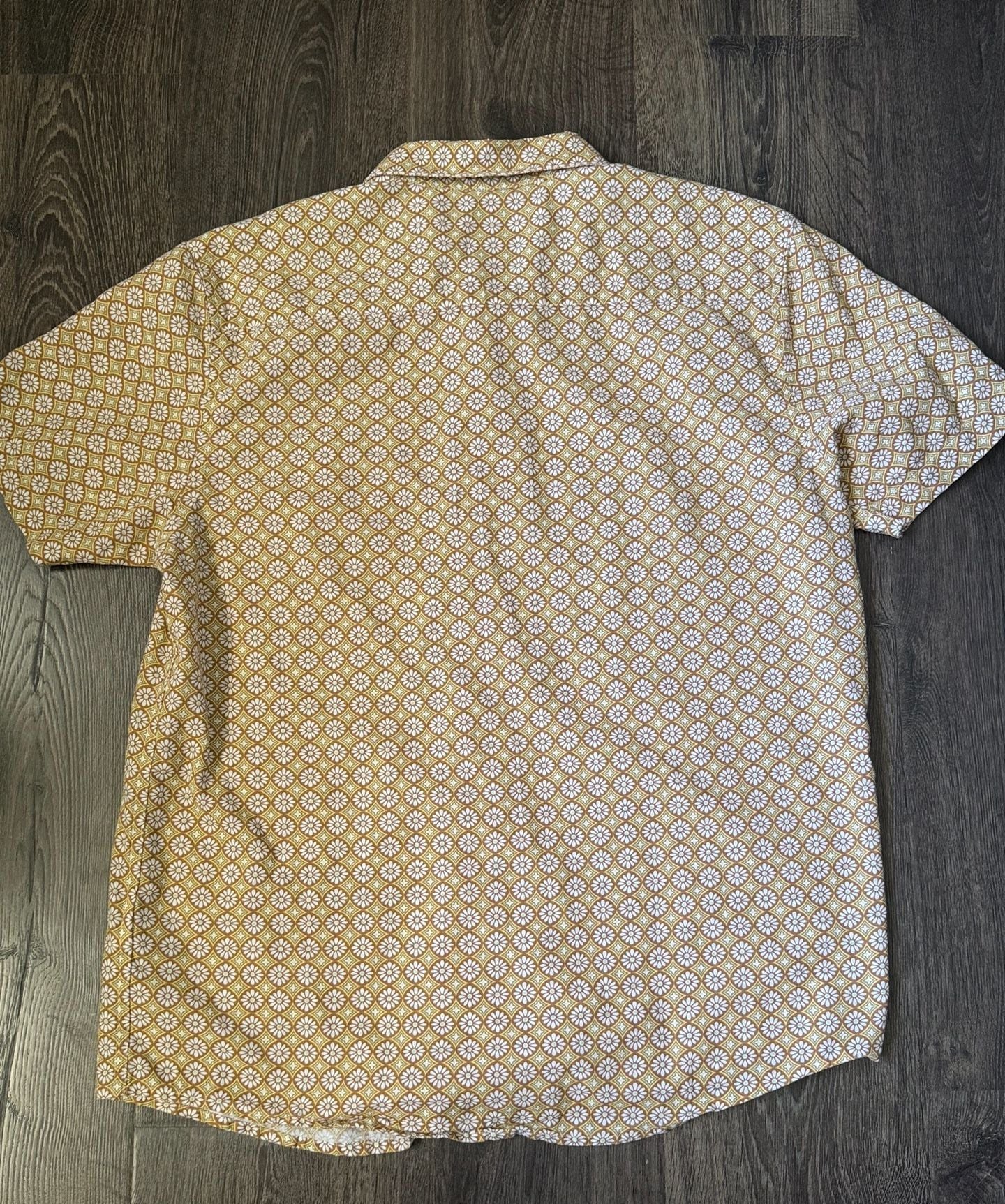 RVCA Men’s L Button Up Shirt Floral Geometric Pattern Short Sleeve 6