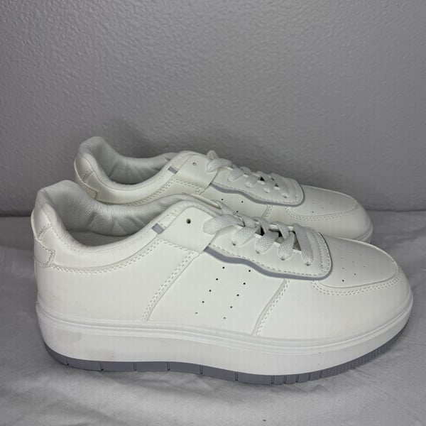PrettyLittleThing Chunky Sole Platform Sneakers Size 40/7 White