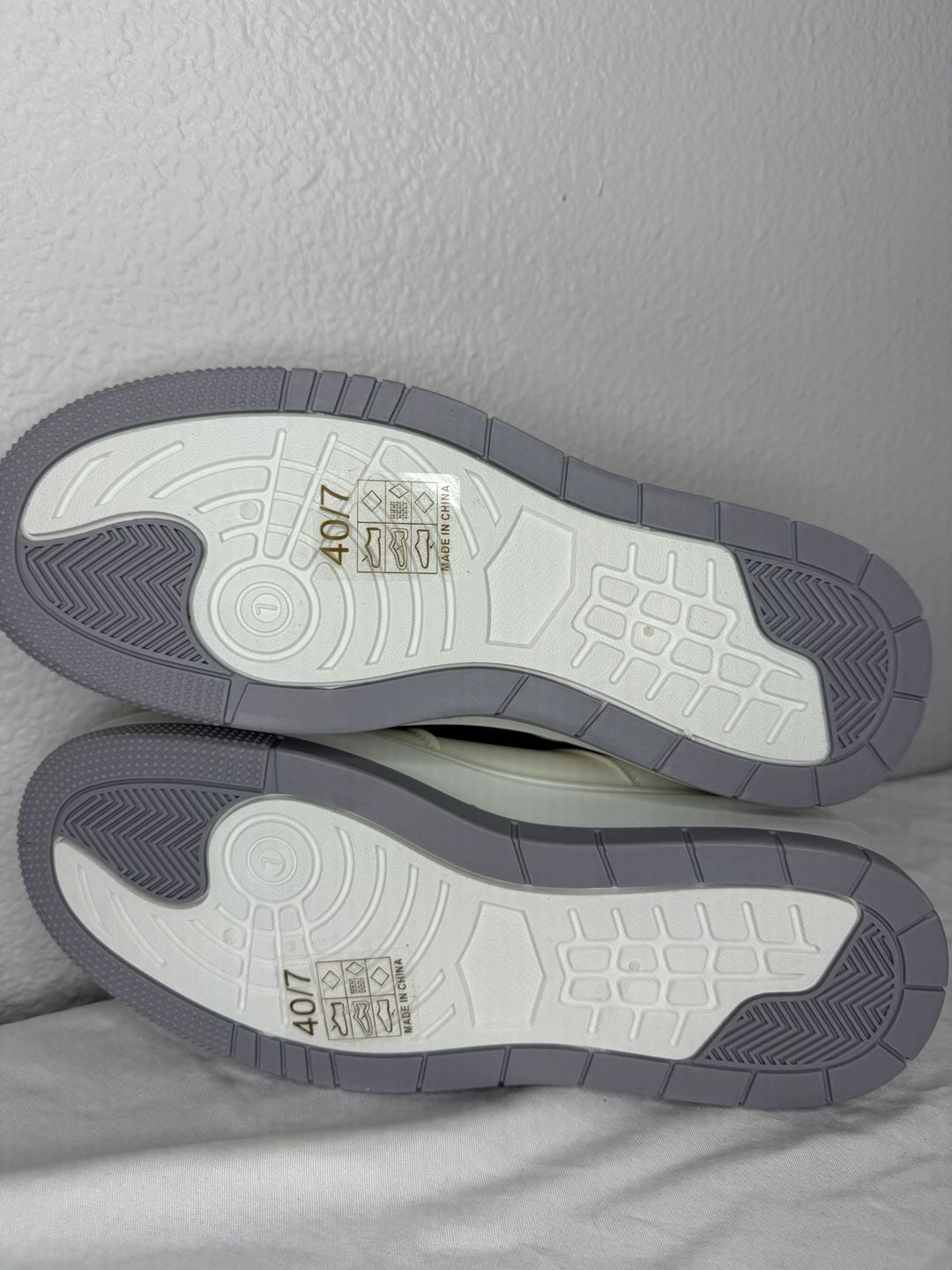 PrettyLittleThing Chunky Sole Platform Sneakers Size 40/7 White 7